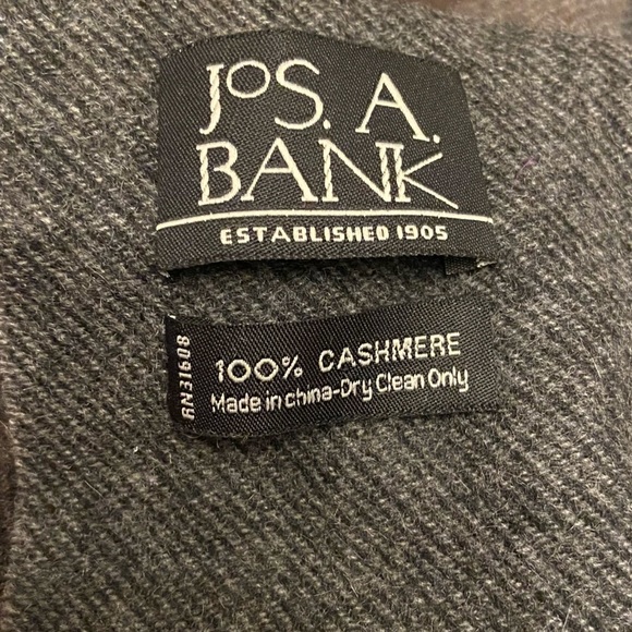 Jos A. Bank Men’s 100% Cashmere Bold Block Print Scarf in Brown Gray and Black. - Picture 3 of 3